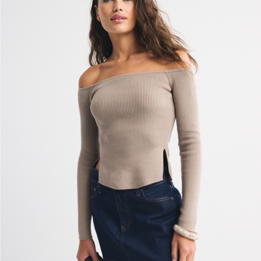NWT Abercrombie & Fitch Off-the-Shoulder Ribbed Knit Top